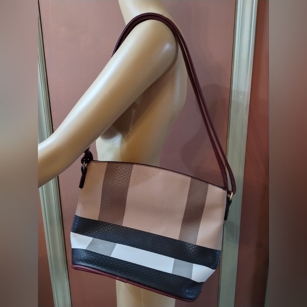 Woman's unbranded adjustable purse - Picture 5 of 7